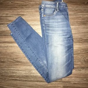 Light wash Abercrombie jegging